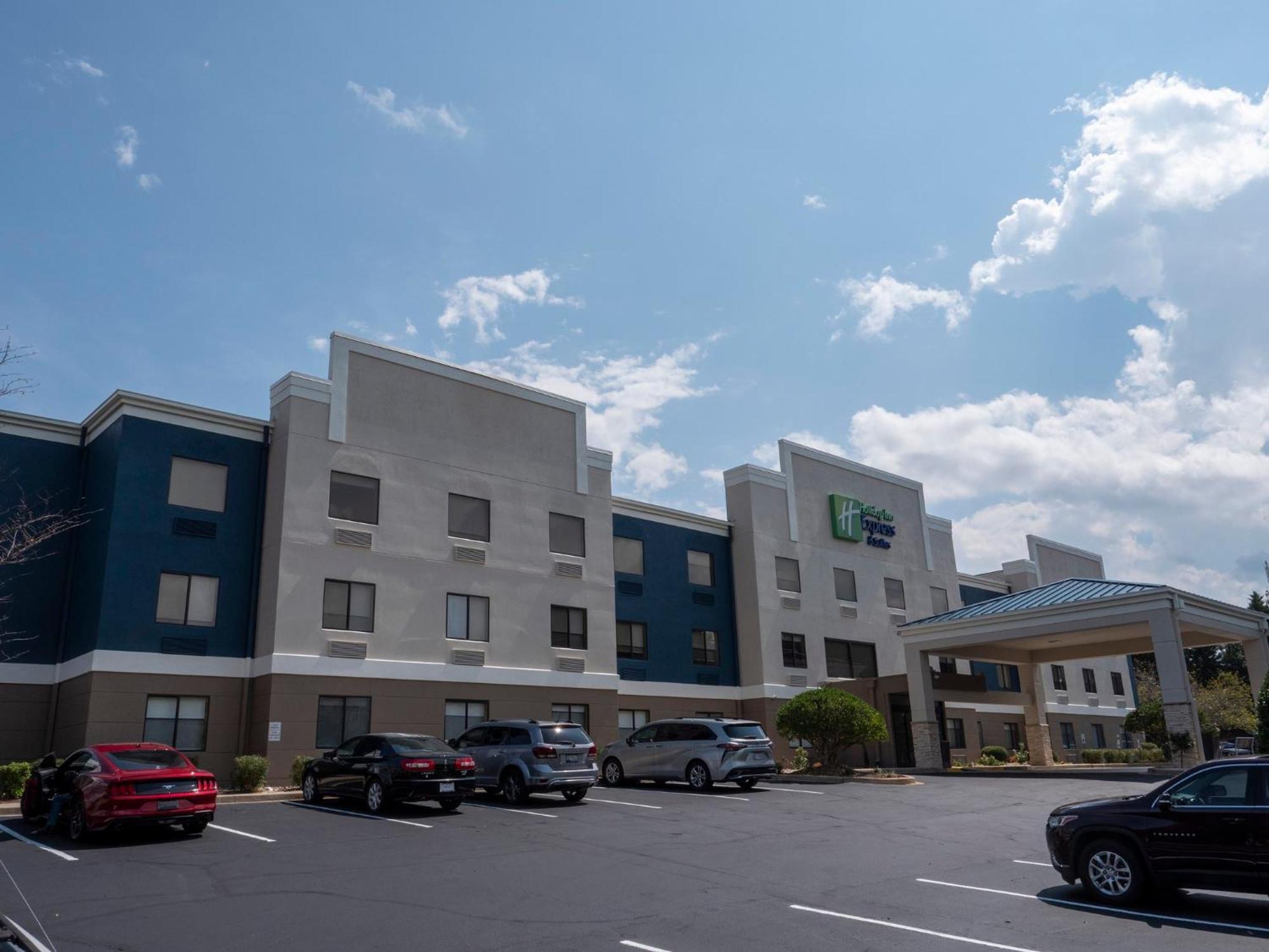 Holiday Inn Express & Suites Greenville Airport I85 By Ihg Exterior photo