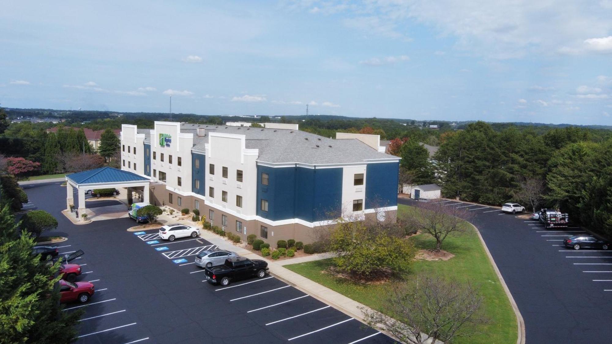 Holiday Inn Express & Suites Greenville Airport I85 By Ihg Exterior photo