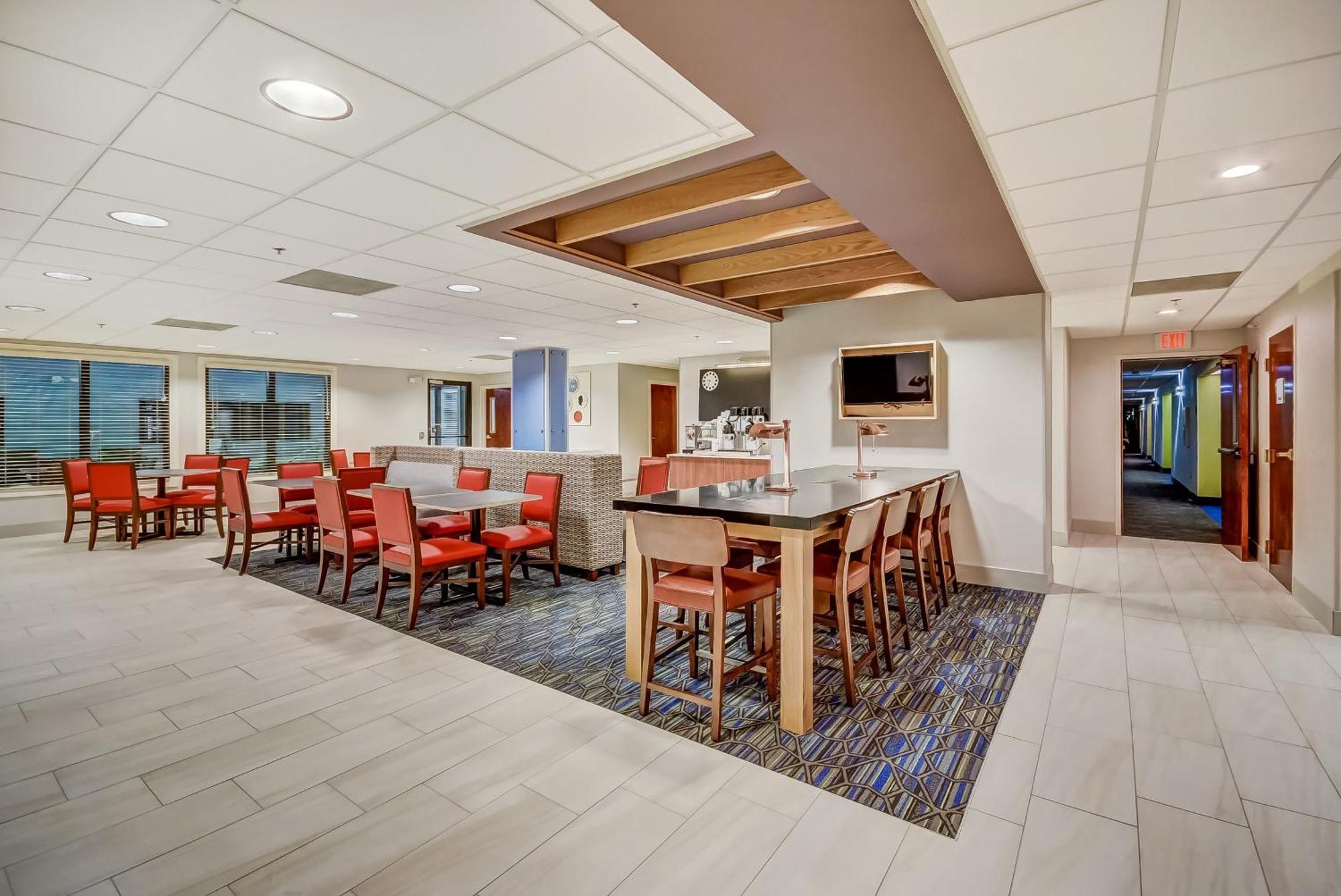 Holiday Inn Express & Suites Greenville Airport I85 By Ihg Exterior photo