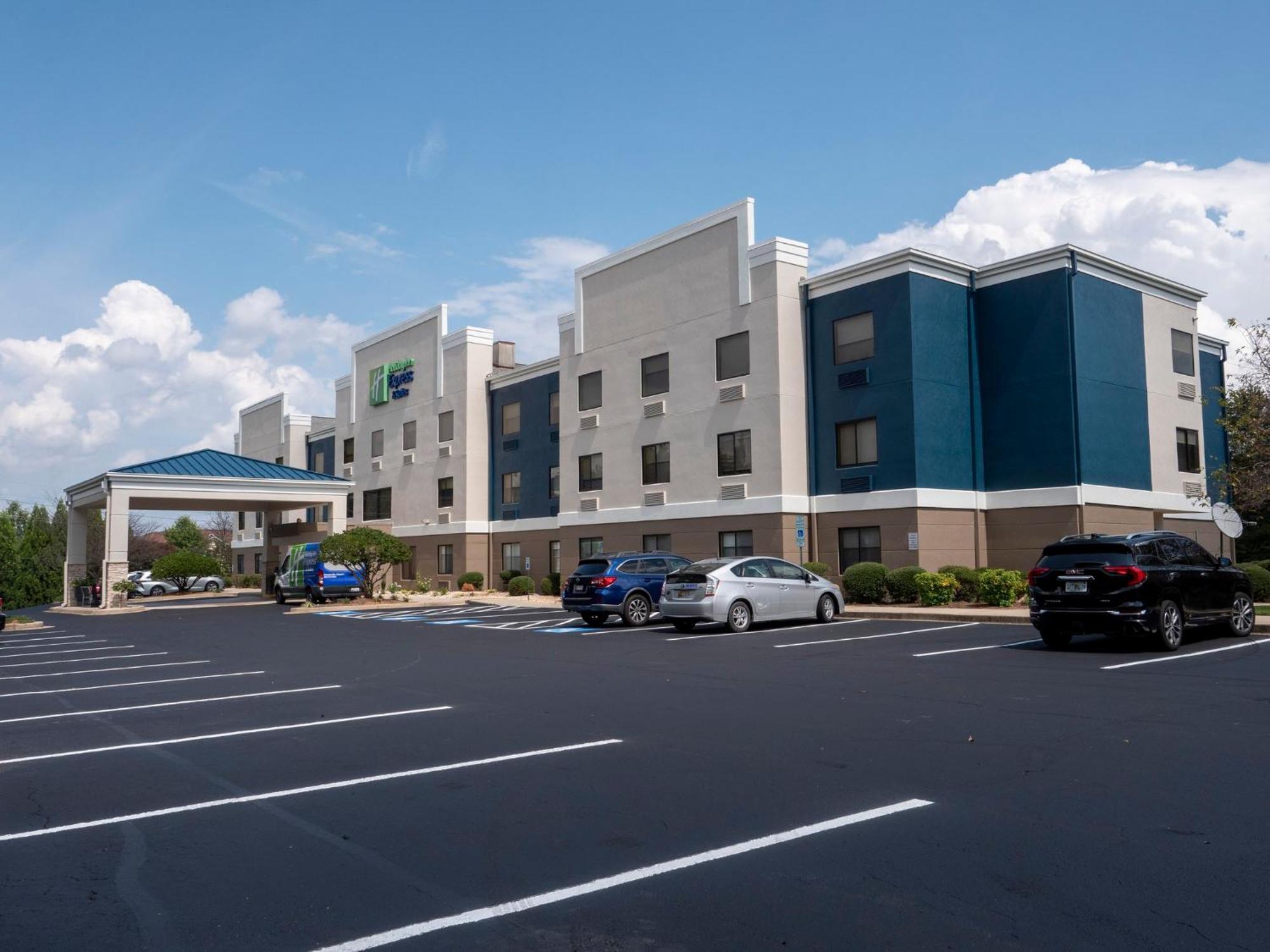Holiday Inn Express & Suites Greenville Airport I85 By Ihg Exterior photo
