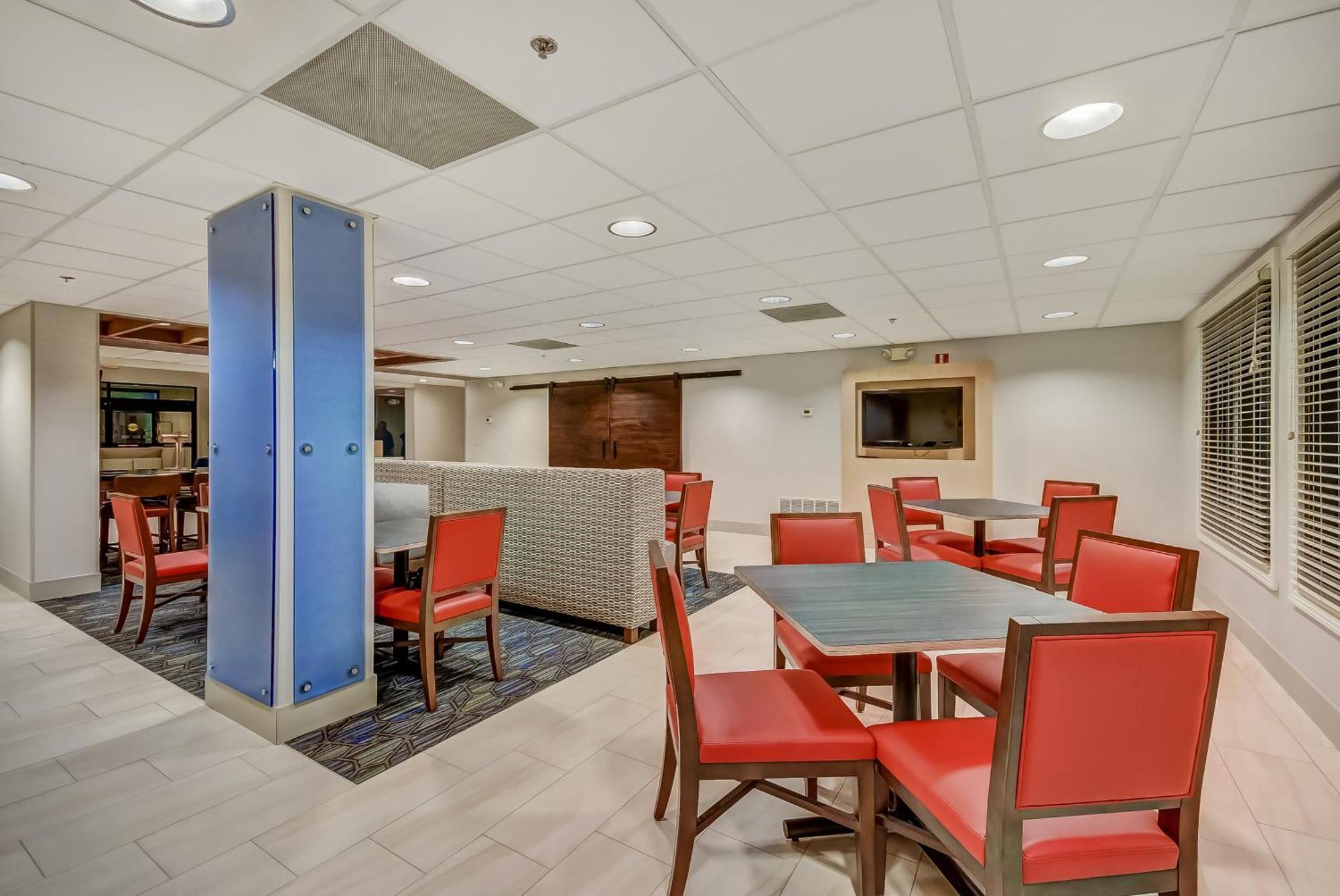 Holiday Inn Express & Suites Greenville Airport I85 By Ihg Exterior photo