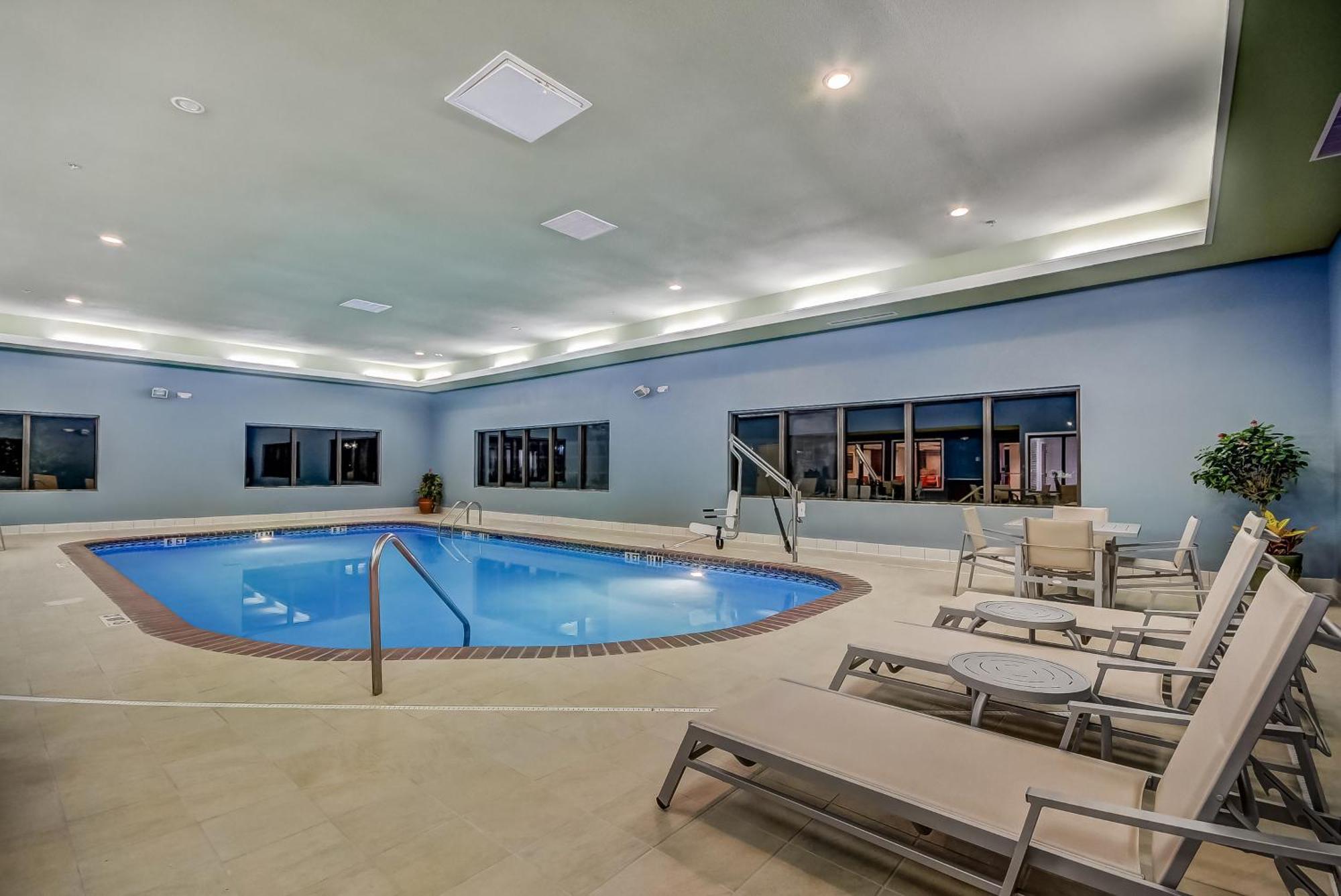 Holiday Inn Express & Suites Greenville Airport I85 By Ihg Exterior photo