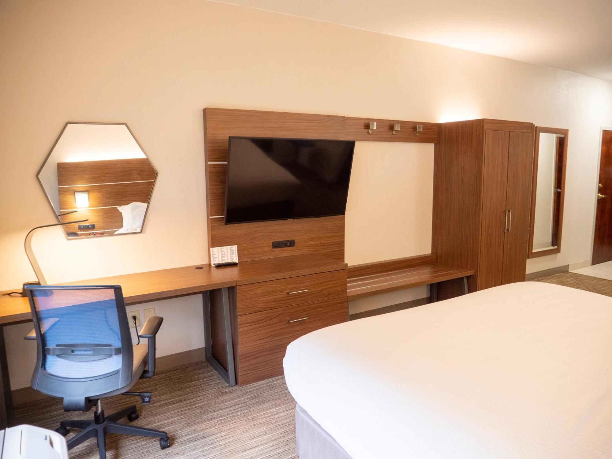 Holiday Inn Express & Suites Greenville Airport I85 By Ihg Exterior photo