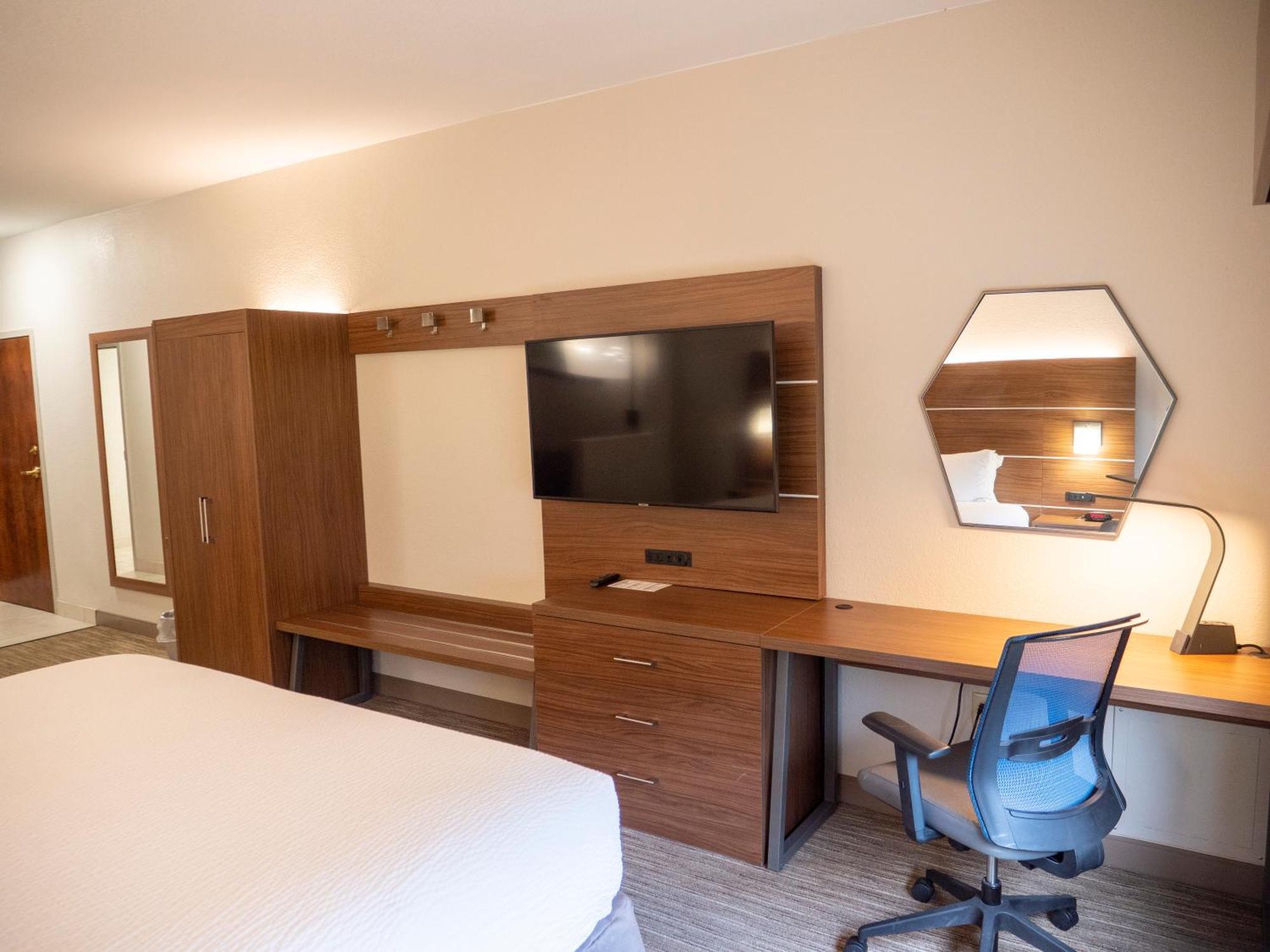 Holiday Inn Express & Suites Greenville Airport I85 By Ihg Exterior photo
