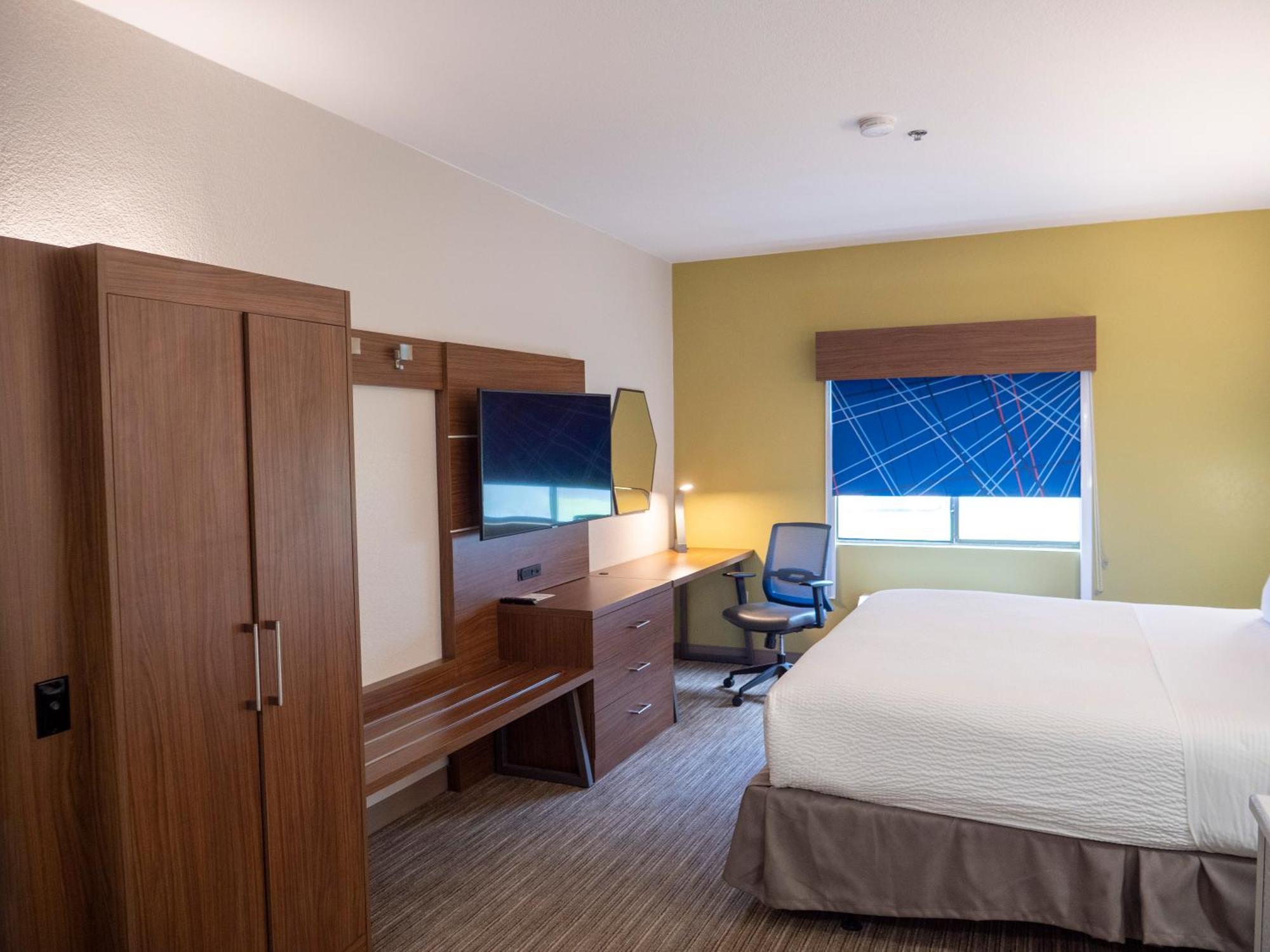 Holiday Inn Express & Suites Greenville Airport I85 By Ihg Exterior photo